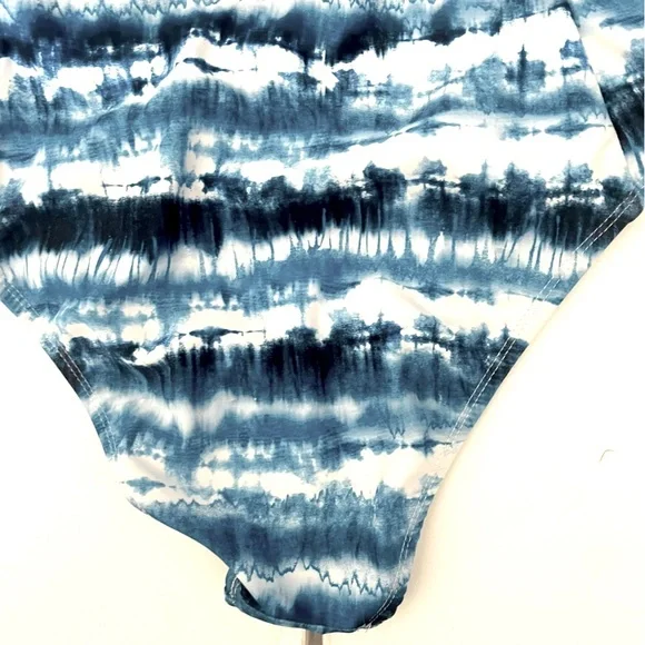 Hurley Blue tie-dye rash guard, one piece bathing suit zipper pull back Size XL - Picture 9 of 16